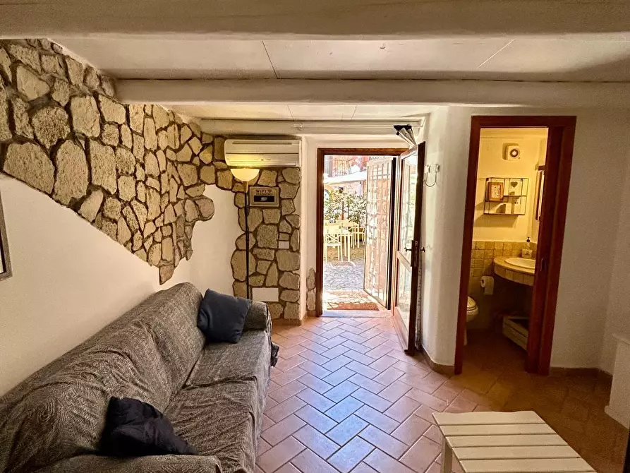 Immagine 1 di Appartamento in vendita  in centro storico a San Felice Circeo