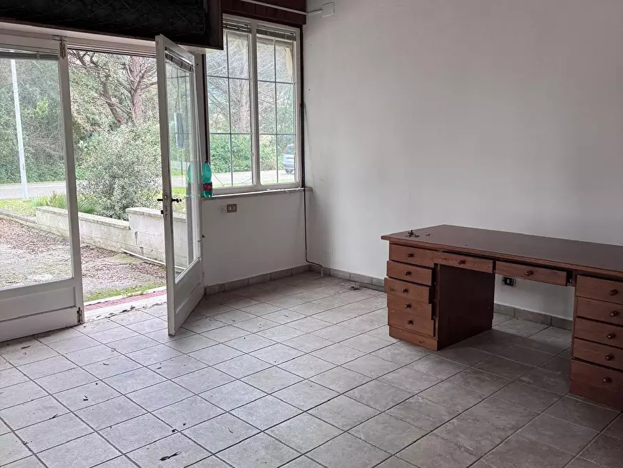 Immagine 2 di Locale commerciale in vendita  in VIA SABAUDIA 170 a San Felice Circeo