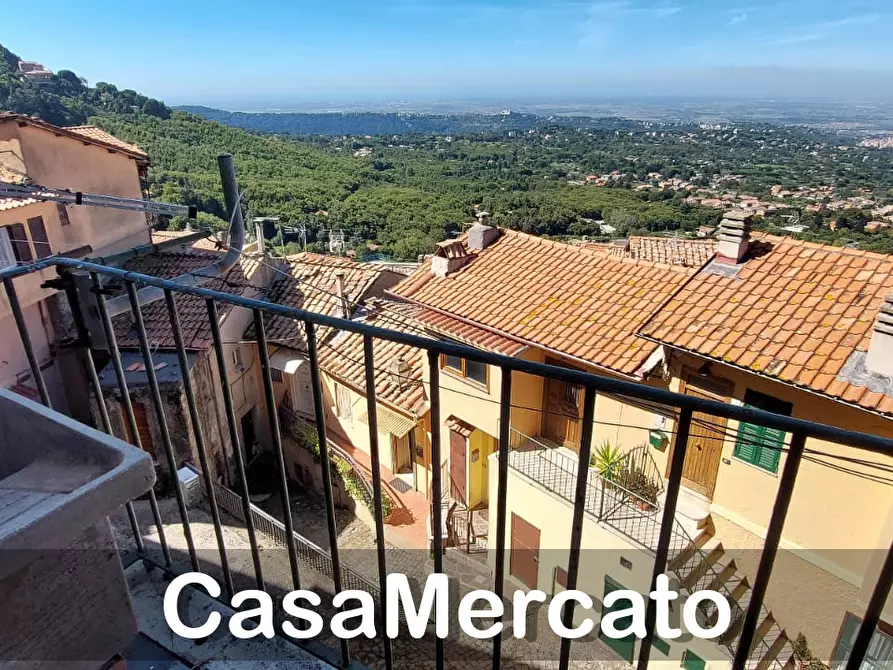 Immagine 7 di Trilocale in vendita  in Via del Porticato a Rocca Di Papa