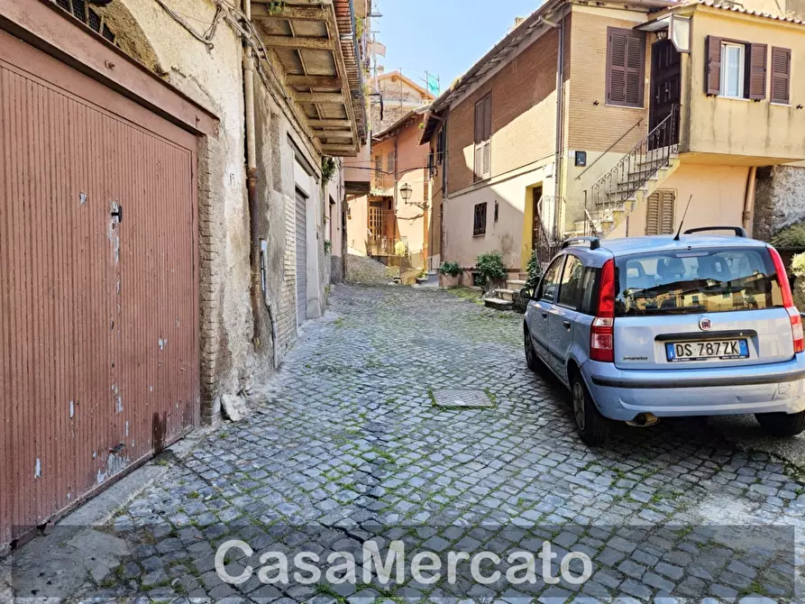 Immagine 3 di Garage in vendita  in Via Stefano De Rossi a Rocca Di Papa