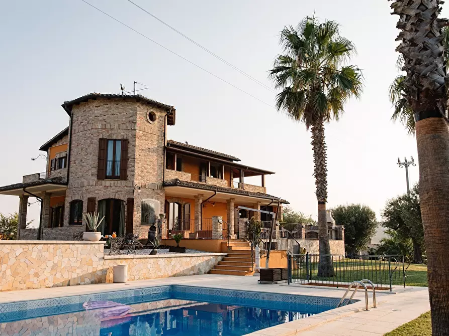 Immagine 3 di Casa indipendente in vendita  a Morro D'oro