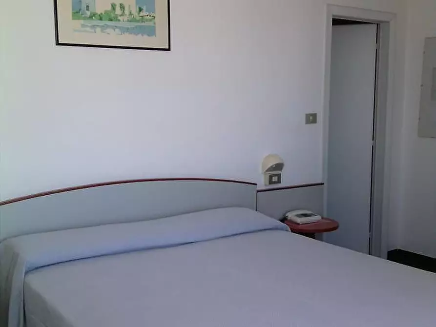 Immagine 5 di Albergo/B&B/Residence in vendita  a Alba Adriatica