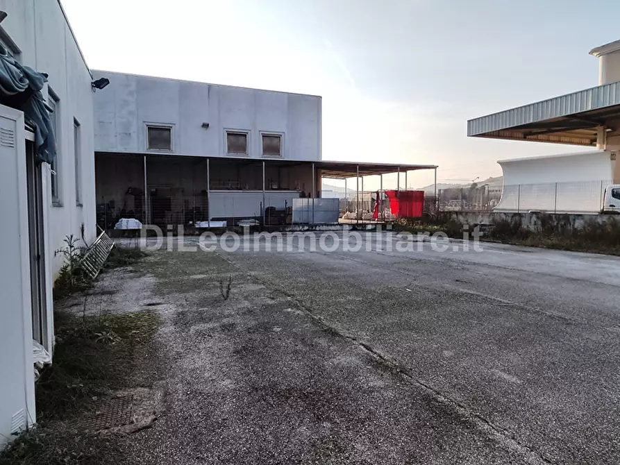 Immagine 26 di Attività artigianale in vendita  a Ascoli Piceno