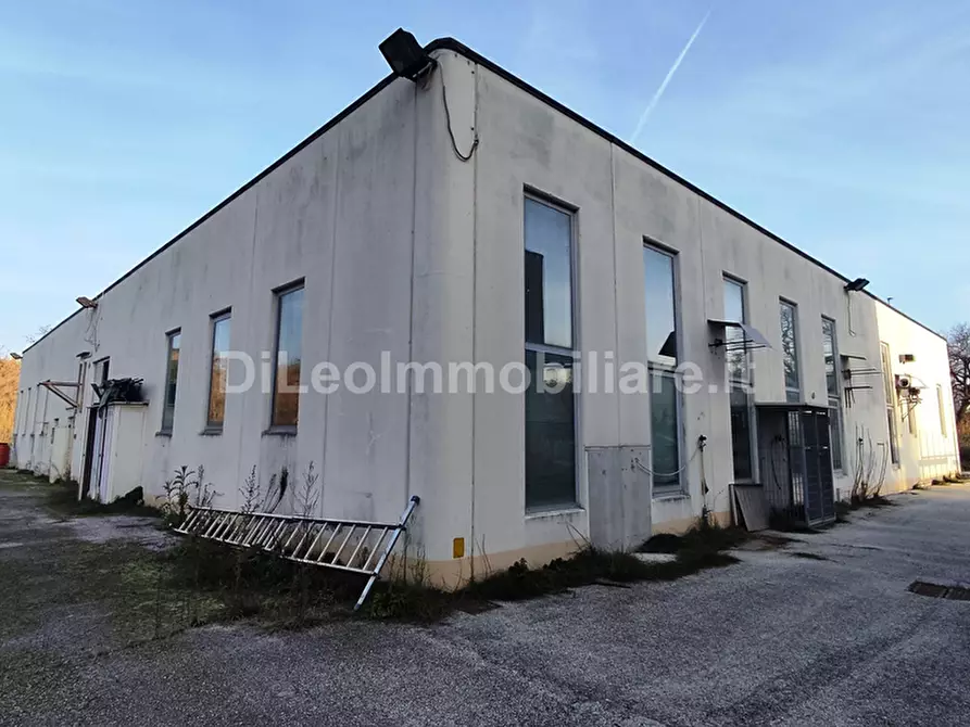 Immagine 5 di Attività artigianale in vendita  a Ascoli Piceno