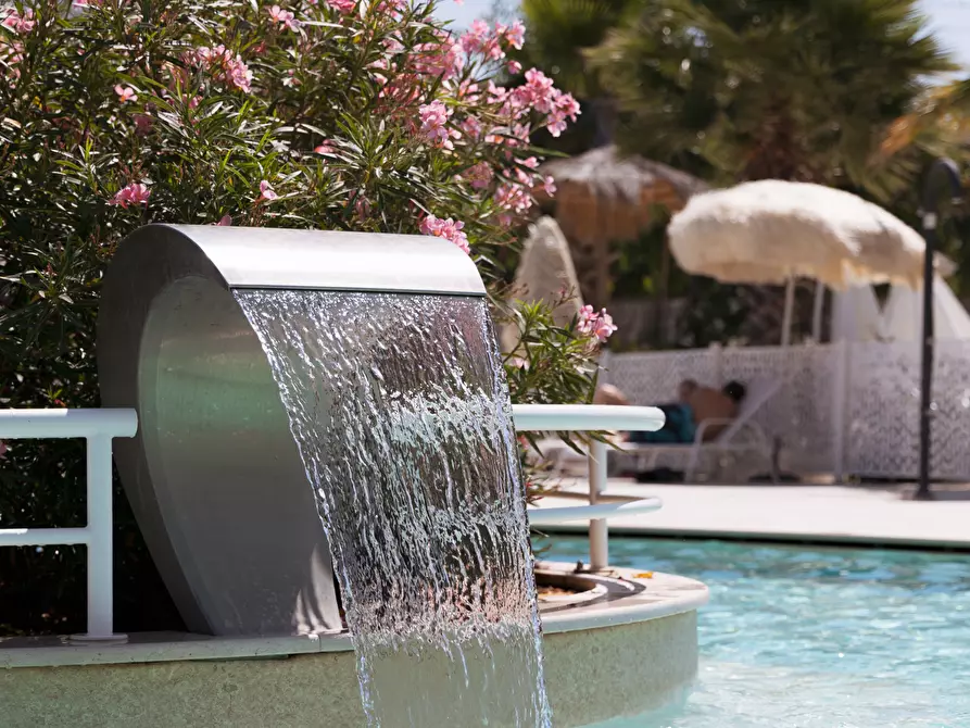 Immagine 7 di Attività commerciale in vendita  a Grottammare