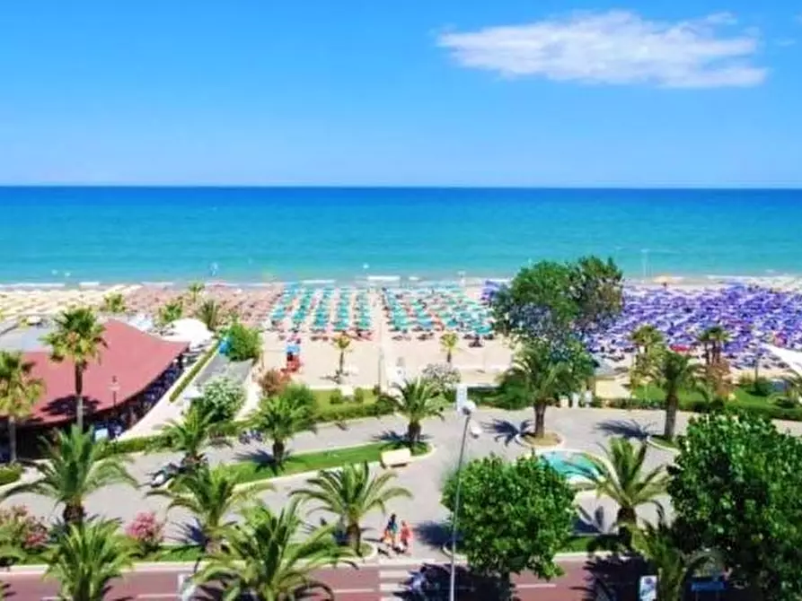 Immagine 4 di Casa indipendente in vendita  a Alba Adriatica