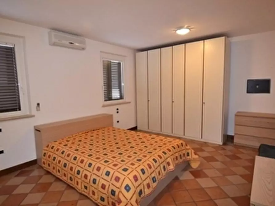 Immagine 27 di Locale commerciale in vendita  a Monteprandone