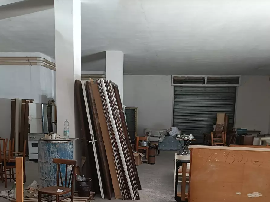 Immagine 20 di Locale commerciale in vendita  a Alba Adriatica