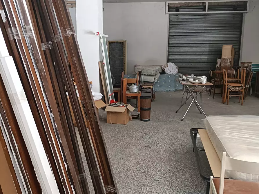 Immagine 17 di Locale commerciale in vendita  a Alba Adriatica