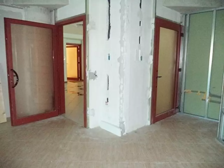 Immagine 8 di Locale commerciale in affitto  a San Benedetto Del Tronto
