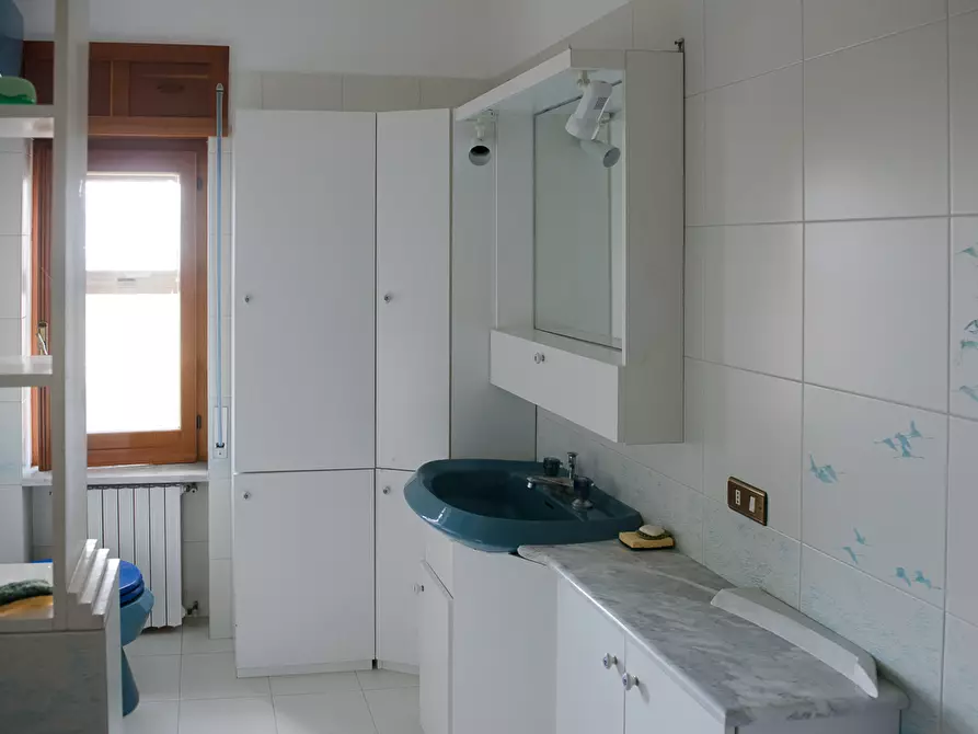 Immagine 25 di Pentalocale in vendita  in via kennedy a San Fele