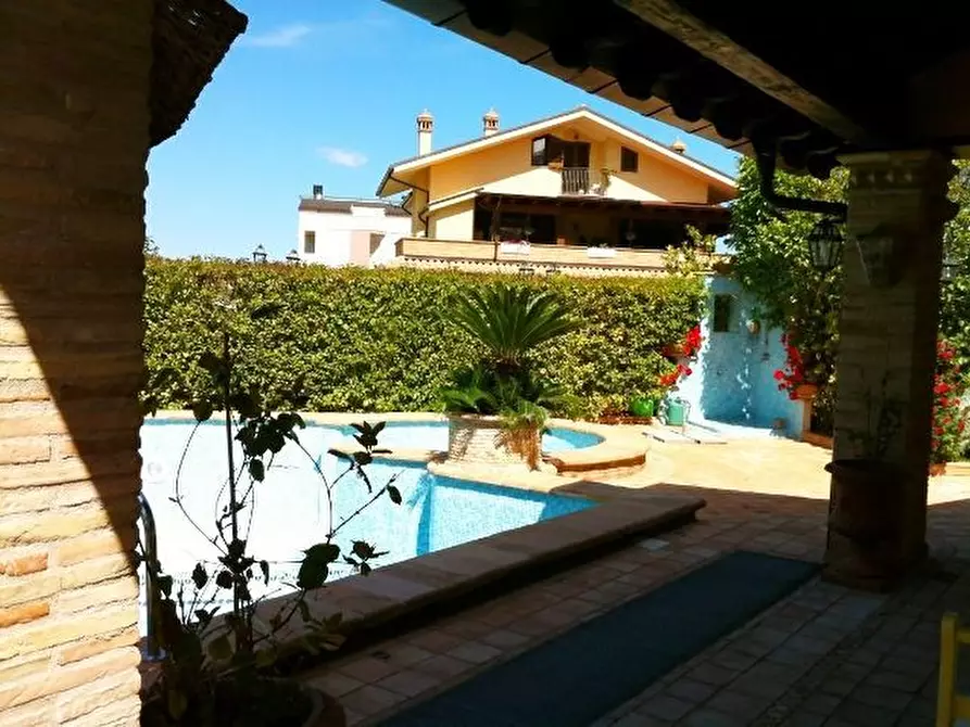 Immagine 19 di Casa indipendente in vendita  a Pineto