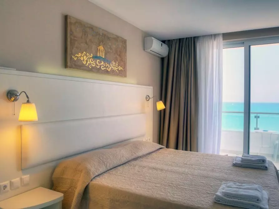 Immagine 15 di Albergo/B&B/Residence in vendita  a Otranto