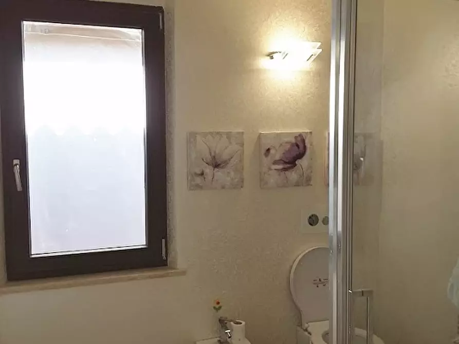 Immagine 16 di Casa indipendente in vendita  a Ascoli Piceno