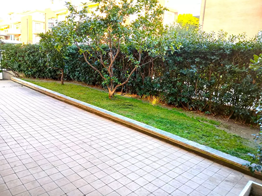 Immagine 79 di Appartamento in vendita  a San Benedetto Del Tronto