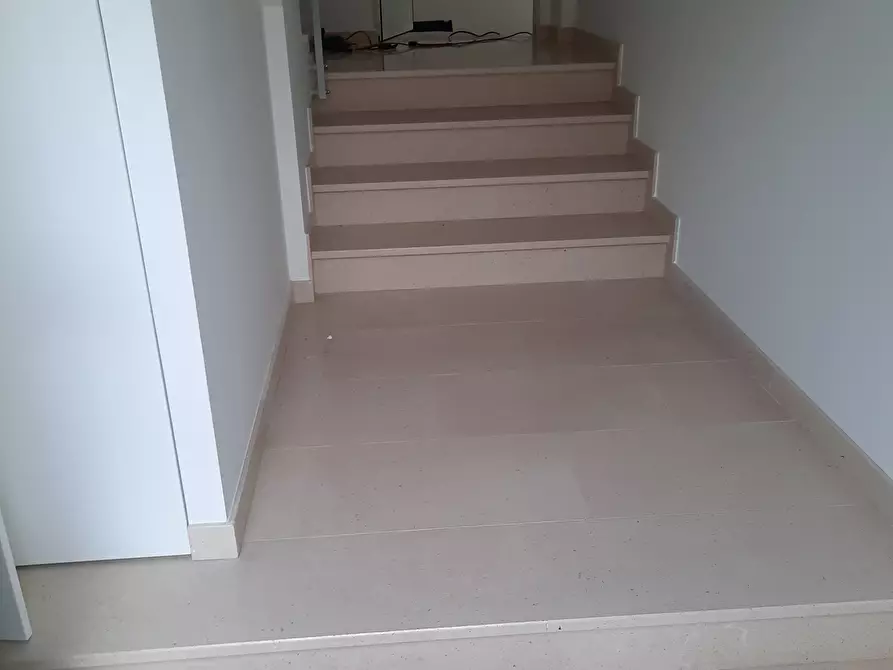 Immagine 11 di Bilocale in vendita  a Cupra Marittima