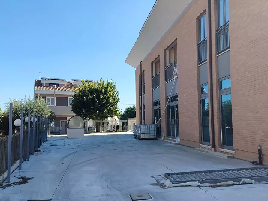 Immagine 8 di Palazzo in vendita  a Spinetoli