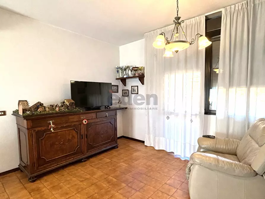 Immagine 1 di Trilocale in vendita  in STRADA DI SALICETO PANARO 211 a Modena