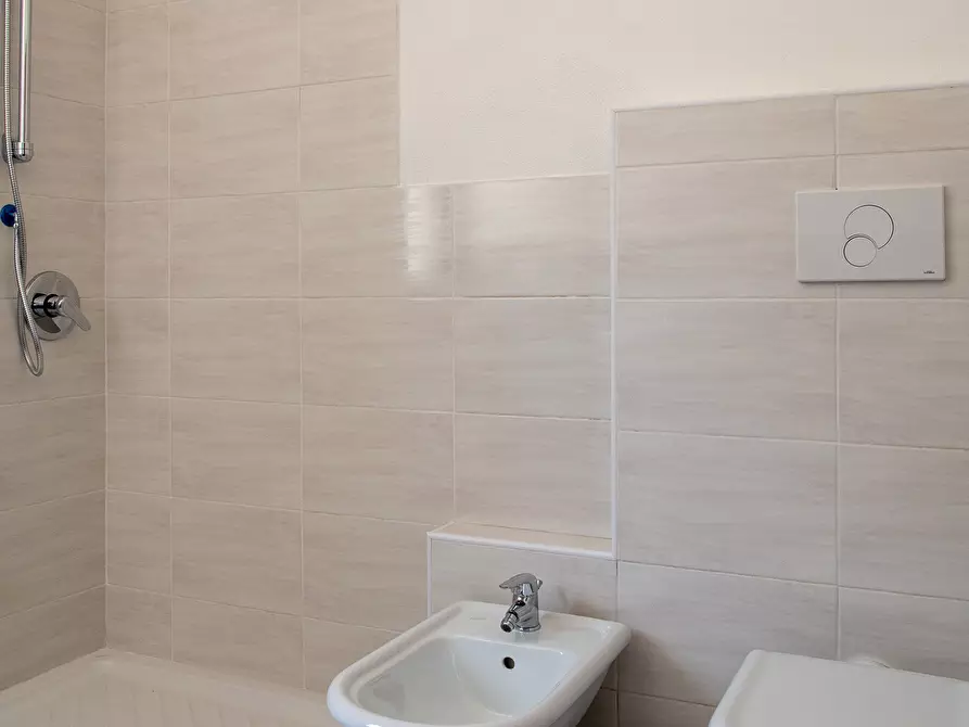 Immagine 18 di Ufficio in affitto  a Quartu Sant'elena