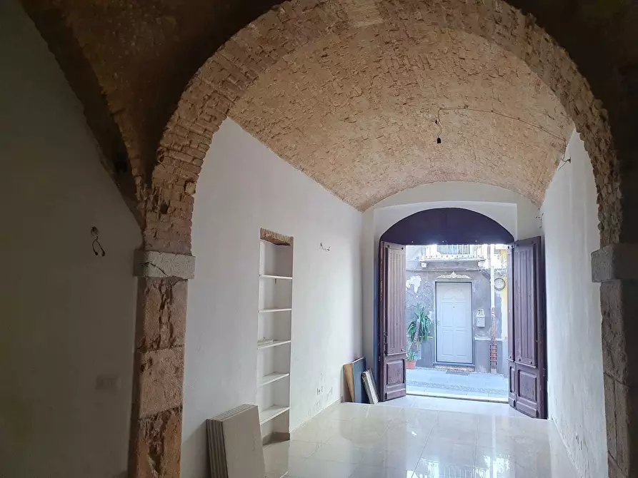 Immagine 21 di Locale commerciale in affitto  a Cagliari