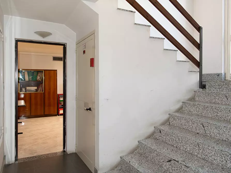 Immagine 7 di Ufficio in vendita  a Cagliari