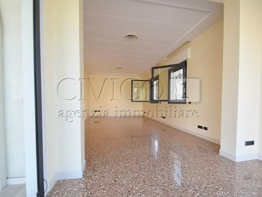 Immagine 4 di Locale commerciale in affitto  in Via Roma 31 a Grumolo Delle Abbadesse