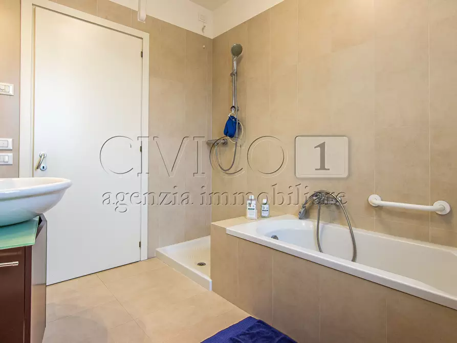 Immagine 38 di Casa bifamiliare in vendita  a Vicenza