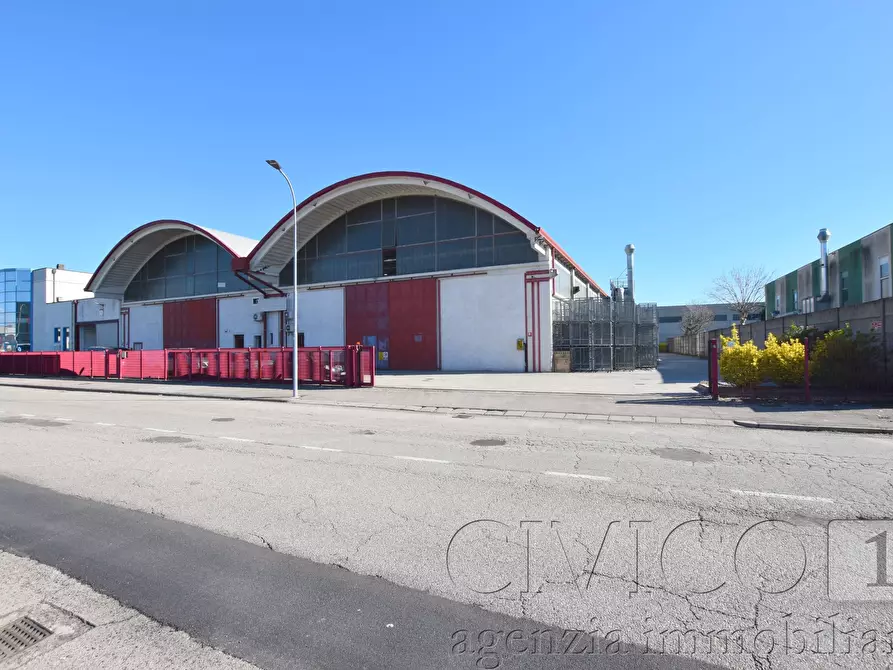 Immagine 12 di Attività artigianale in affitto  in Viale dell' Industria a Rubano