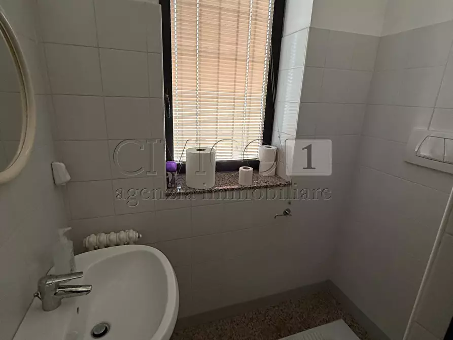 Immagine 8 di Locale commerciale in affitto  in Via Italia Unita 1 a Torri Di Quartesolo