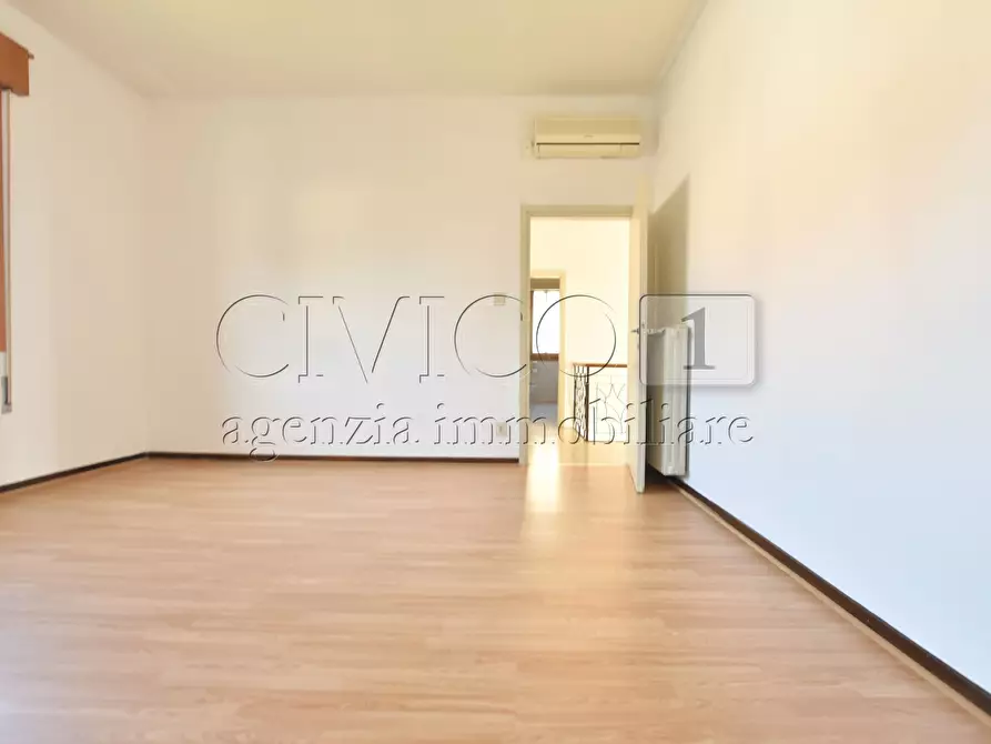 Immagine 11 di Villa in vendita  a Padova