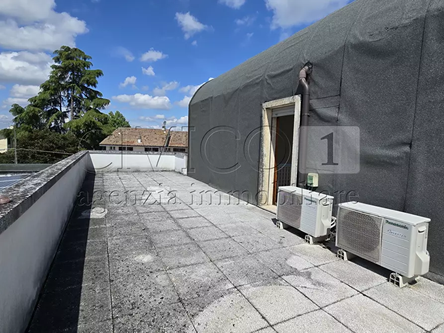 Immagine 17 di Casa bifamiliare in vendita  a Torri Di Quartesolo