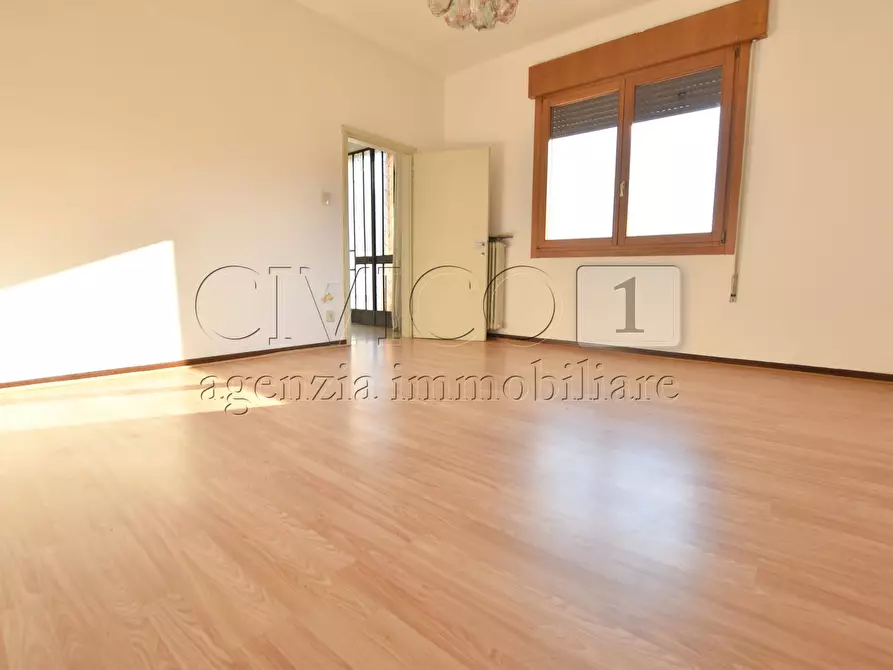 Immagine 6 di Villa in vendita  a Padova