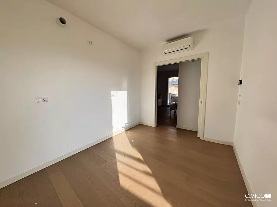 Immagine 13 di Appartamento in vendita  in Via Domenico Meschinelli 71 a Vicenza