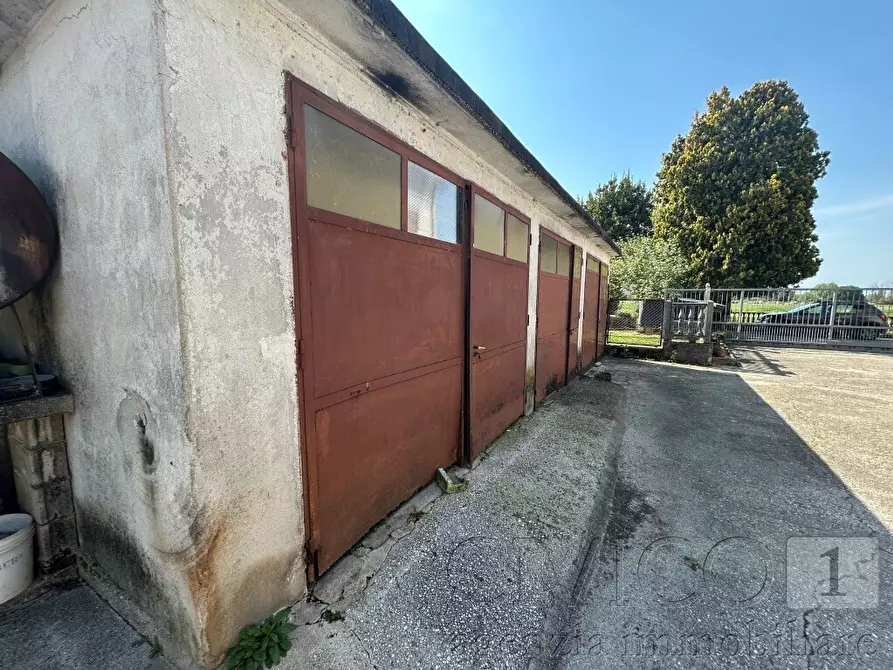 Immagine 12 di Casa indipendente in vendita  in Via Spine 85 a Monticello Conte Otto