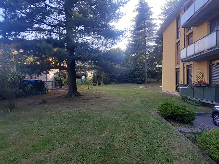 Immagine 15 di Trilocale in vendita  in Via Neruda 12 a Arsago Seprio