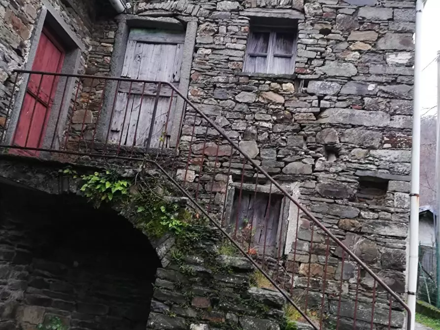 Immagine 4 di Casa semindipendente in vendita  in Zeri a Zeri