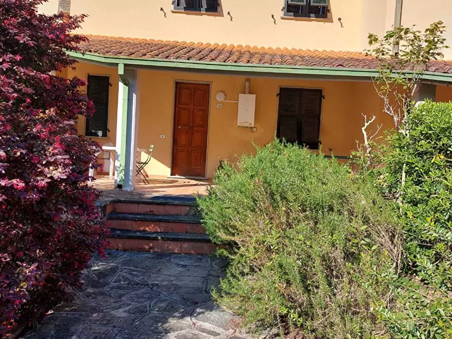 Immagine 11 di Casa semindipendente in vendita  in Via Luigi Einaudi 30 a Ameglia