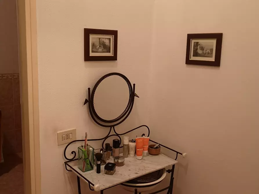 Immagine 9 di Appartamento in vendita  in Piazza Marco Tosini 1 a Castelnuovo Magra