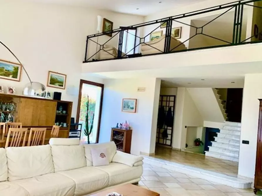 Immagine 4 di Villa in vendita  in Via Cantinone a Ortonovo