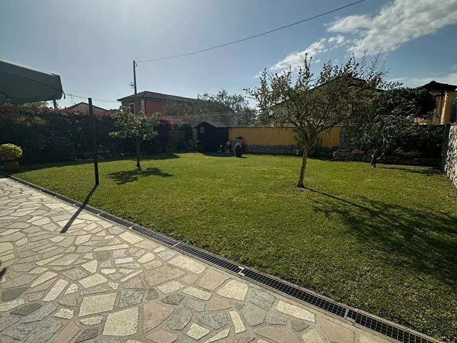 Immagine 43 di Villa in vendita  in Via della Resistenza 38 a Castelnuovo Magra