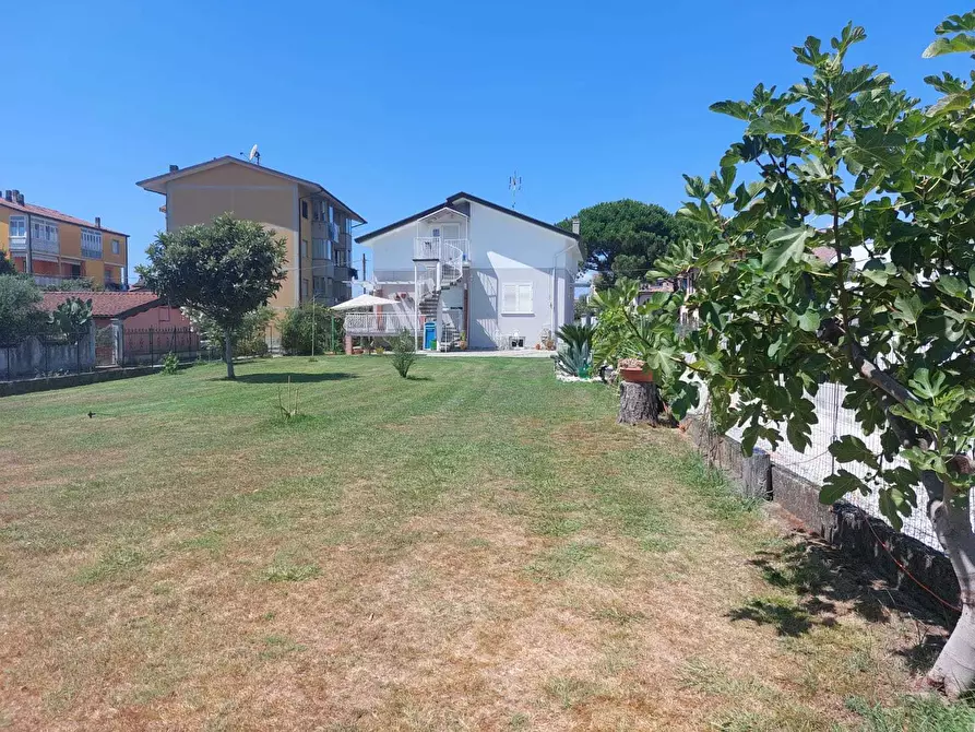 Immagine 1 di Villa in vendita  in Via Fontananera 52 a Sarzana