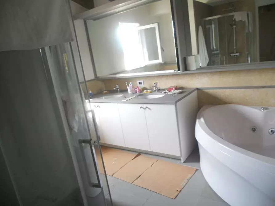 Immagine 54 di Casa semindipendente in vendita  a Castelnuovo Magra