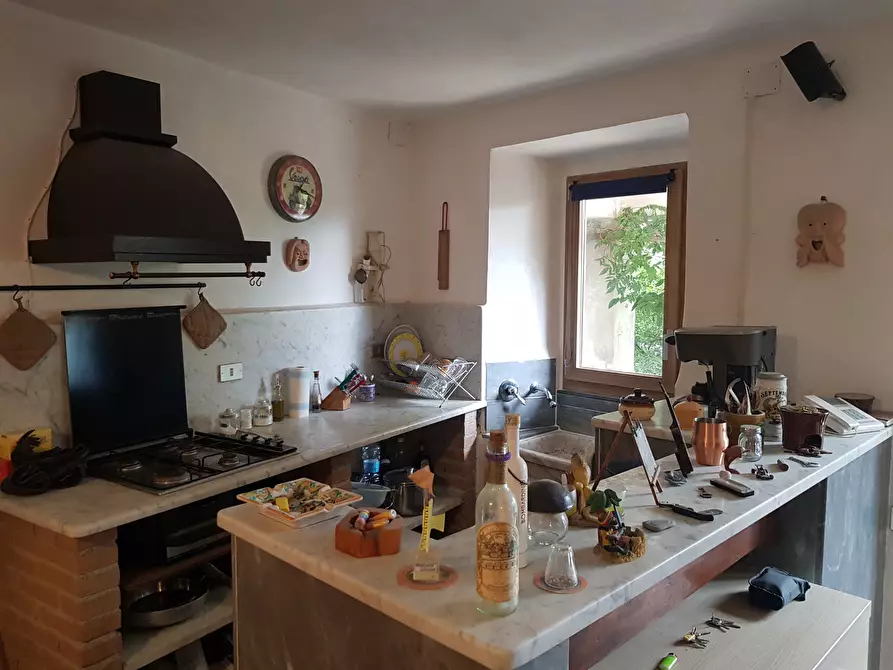 Immagine 2 di Casa semindipendente in vendita  in Viale XX Settembre 65 a Carrara