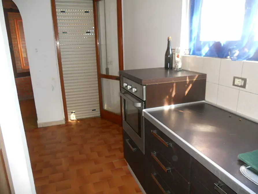 Immagine 17 di Villa in vendita  in Via Luni 36 a Ortonovo