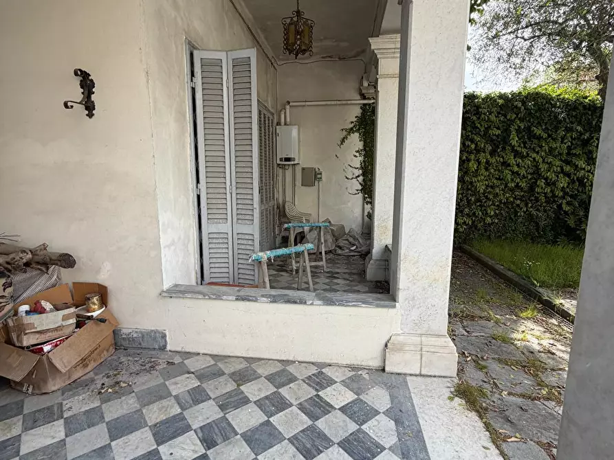Immagine 34 di Villa in vendita  in Via Firenze 48 a Carrara