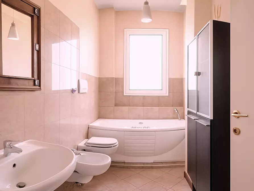 Immagine 11 di Quadrilocale in vendita  a Bologna