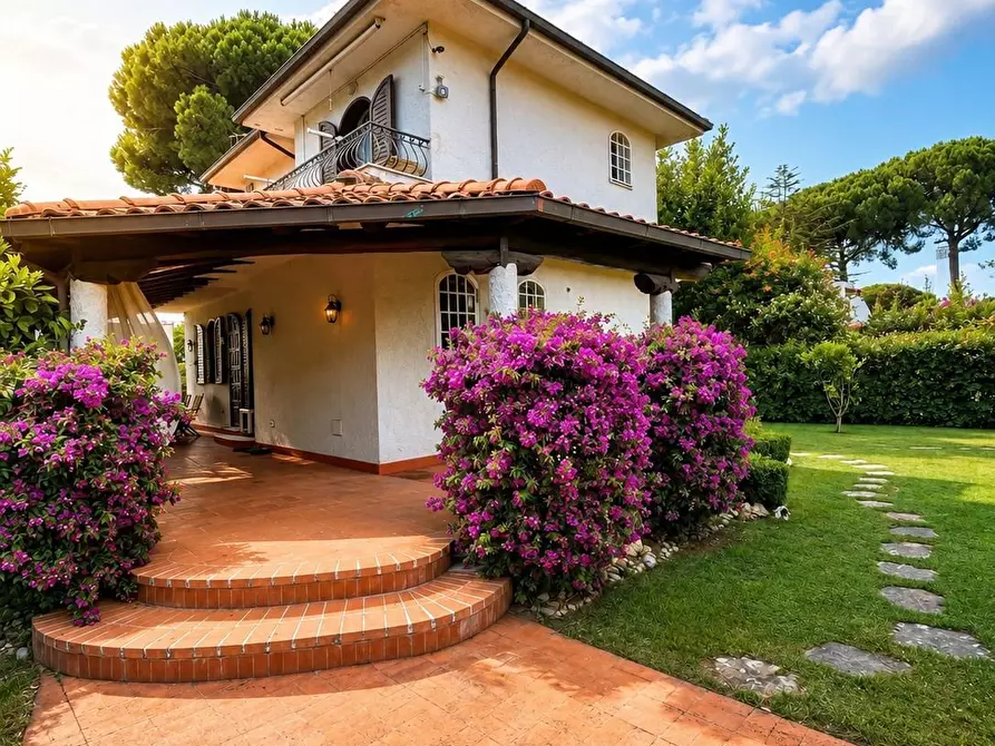 Immagine 1 di Villa in vendita  in via terracina 120 a San Felice Circeo