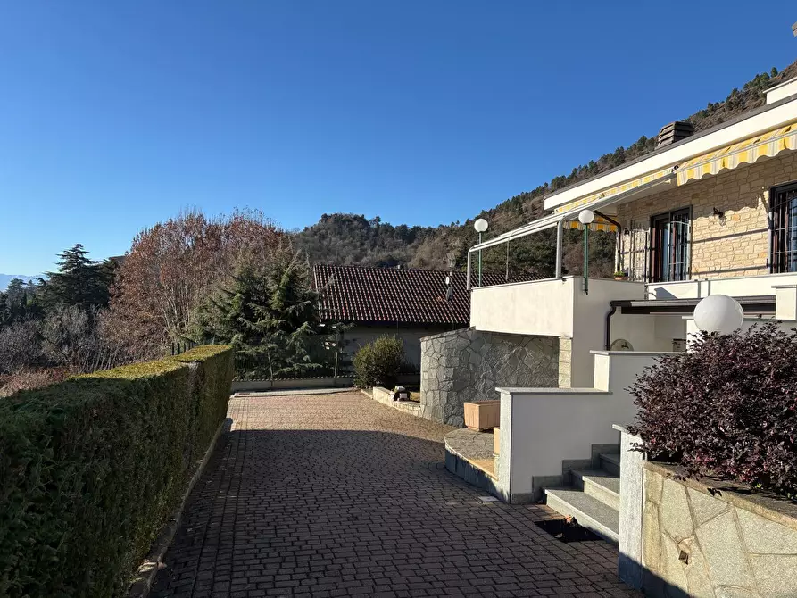 Immagine 3 di Villa in vendita  in Via Alessandro Manzoni 8 a Piossasco