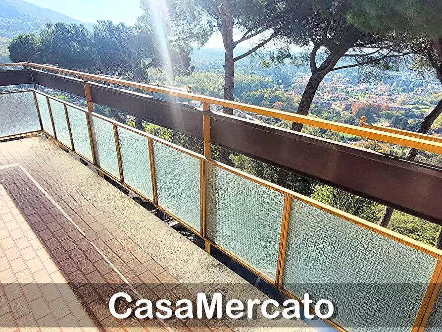 Immagine 27 di Trilocale in vendita  in Via Marino a Rocca Di Papa