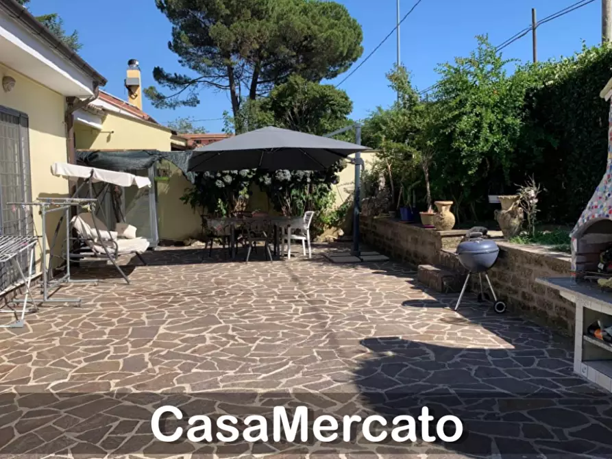 Immagine 3 di Casa bifamiliare in vendita  in Via dei Ciliegi a Rocca Priora